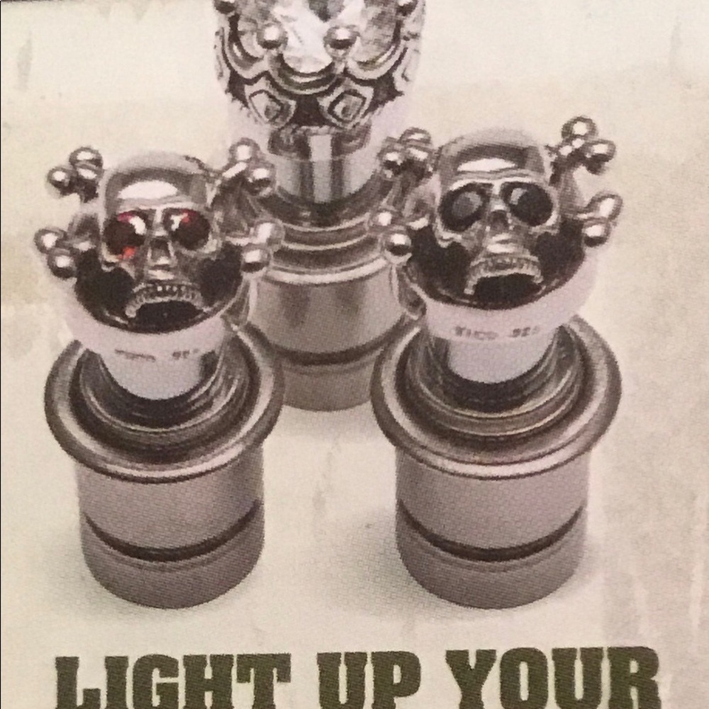 Sterling Silver Skull & Crossbones Car Lighter